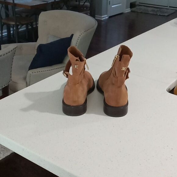 Sam Edelman Nolynn saddle brown suede buckled 1 1/4" heel bootie. Size 5 NWT - Picture 7 of 9